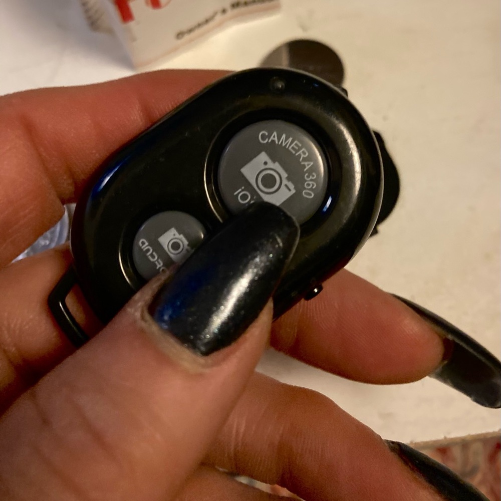 Shutter Remote Control for iOS and Android Camera - Picture 1 of 5